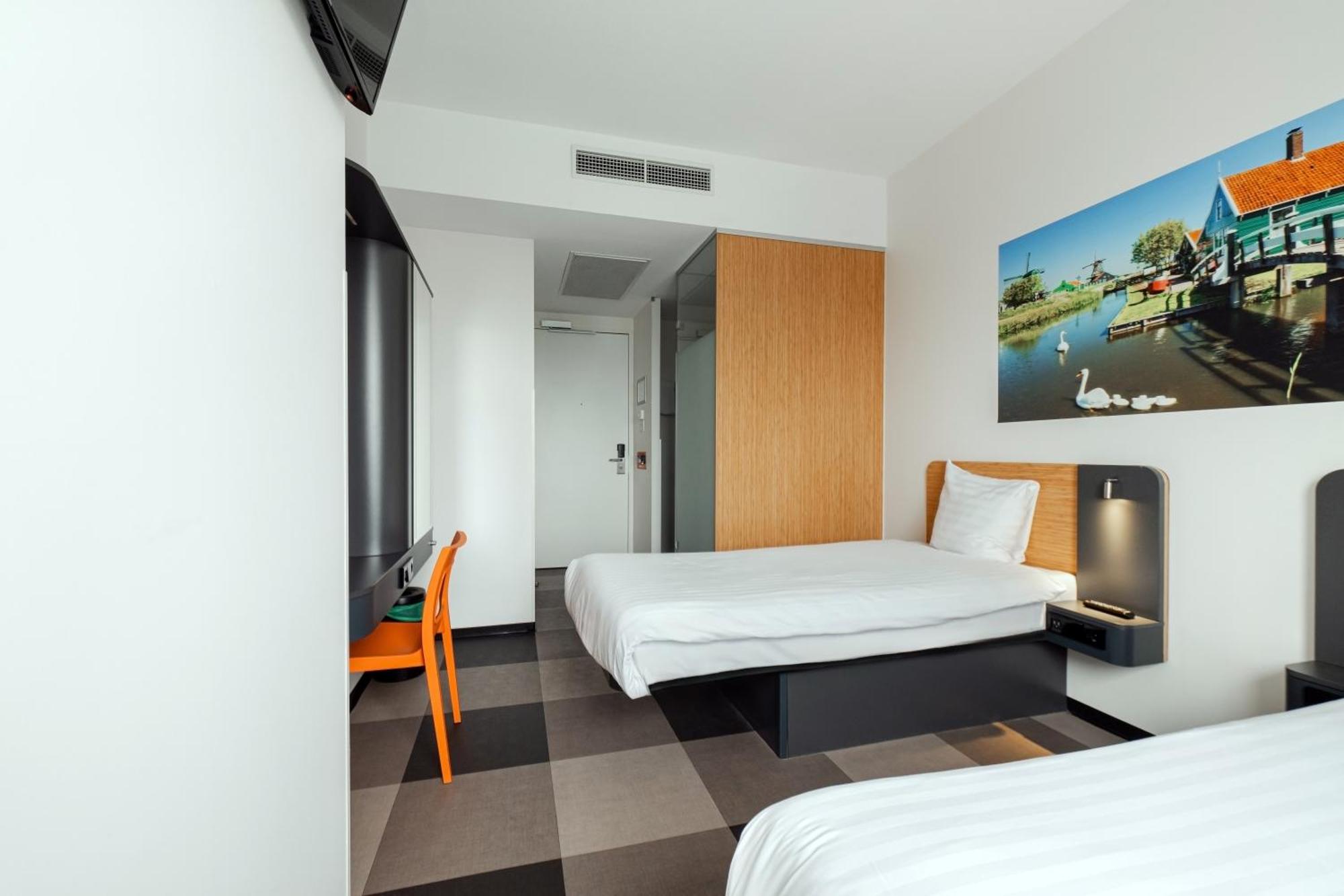 Easyhotel Amsterdam Ζάανταμ Εξωτερικό φωτογραφία