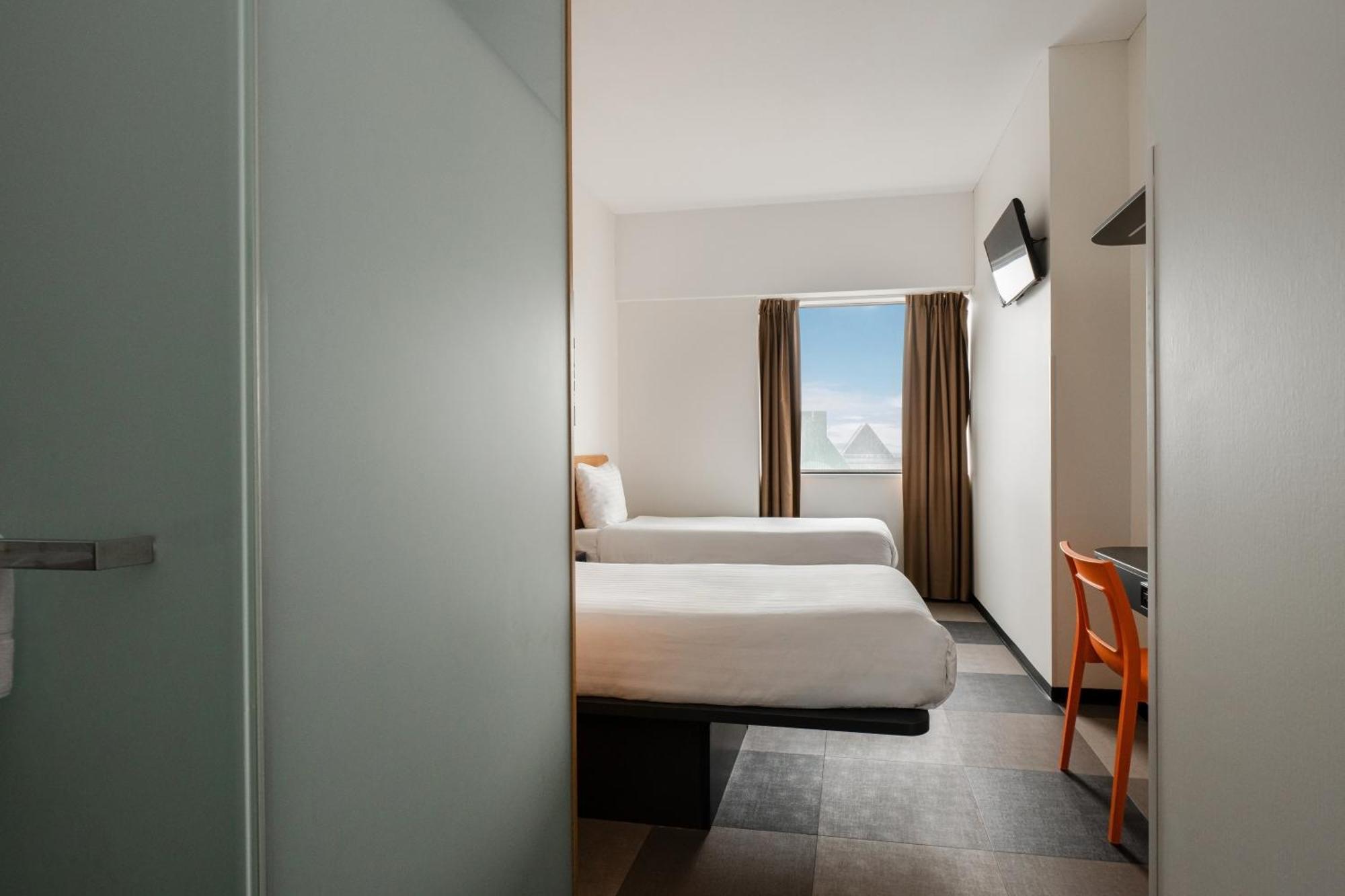 Easyhotel Amsterdam Ζάανταμ Εξωτερικό φωτογραφία