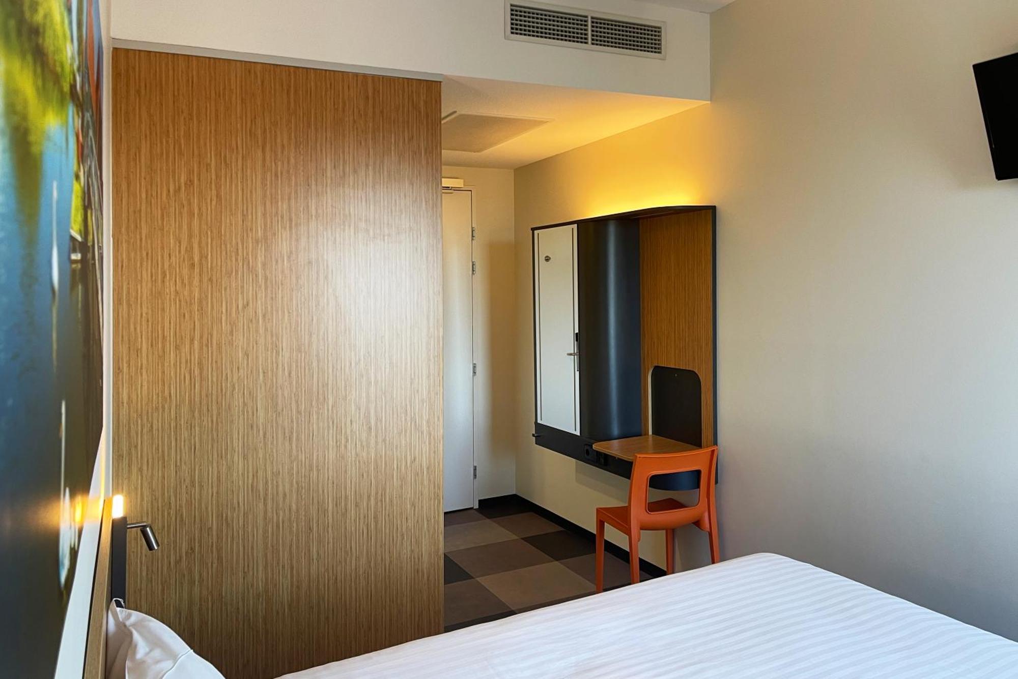 Easyhotel Amsterdam Ζάανταμ Εξωτερικό φωτογραφία